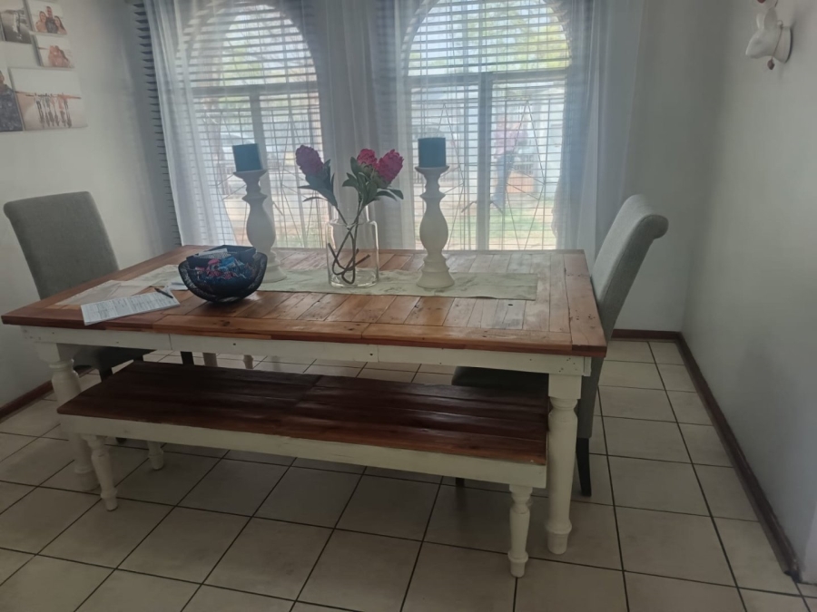 4 Bedroom Property for Sale in Carters Glen Northern Cape